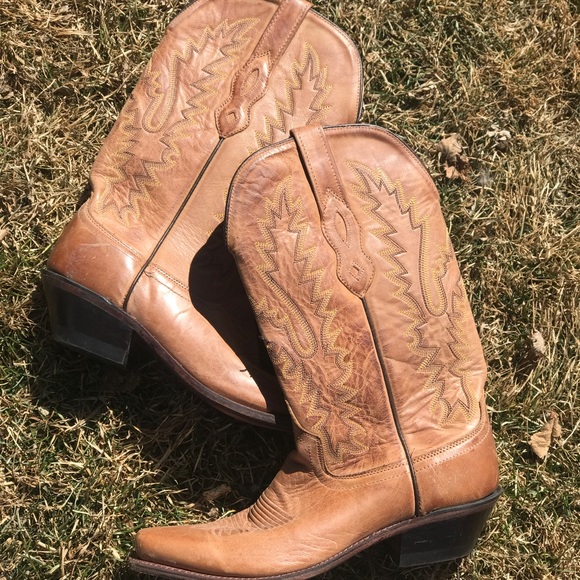 light tan cowgirl boots